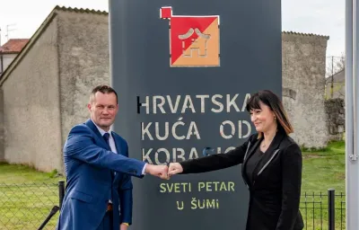 kuća-od-kobasica-07